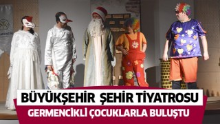 Aydın Büyükşehir Belediyesi Şehir Tiyatrosu Germencikli çocuklarla buluştu