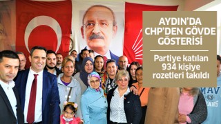 Aydın'da CHP’ye katılan 934 kişiye rozetleri takıldı