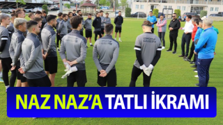 Naz-Naz’a tatlı ikramı