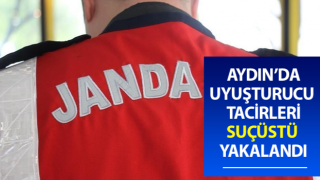 Uyuşturucu ticareti yaptıkları esnada suçüstü yakalandılar