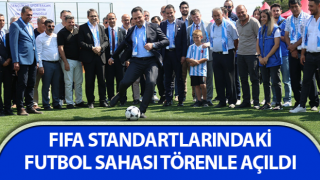 FIFA standartlarındaki futbol sahası törenle açıldı