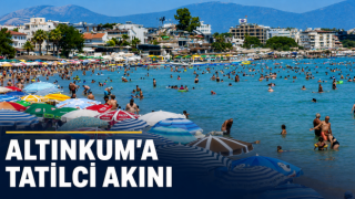 Sıcak havadan bunalanlar Altınkum’a akın etti